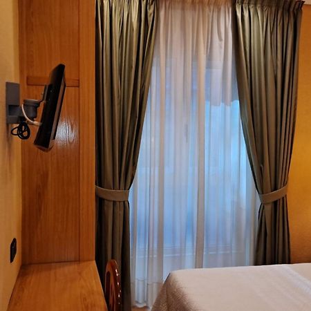 Pension La Concha Сан Себастиан Екстериор снимка