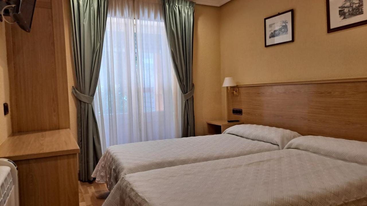 Pension La Concha Сан Себастиан Екстериор снимка